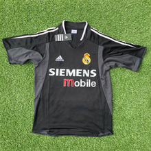 Load image into Gallery viewer, Retro Real Madrid 2004/2005 Away
