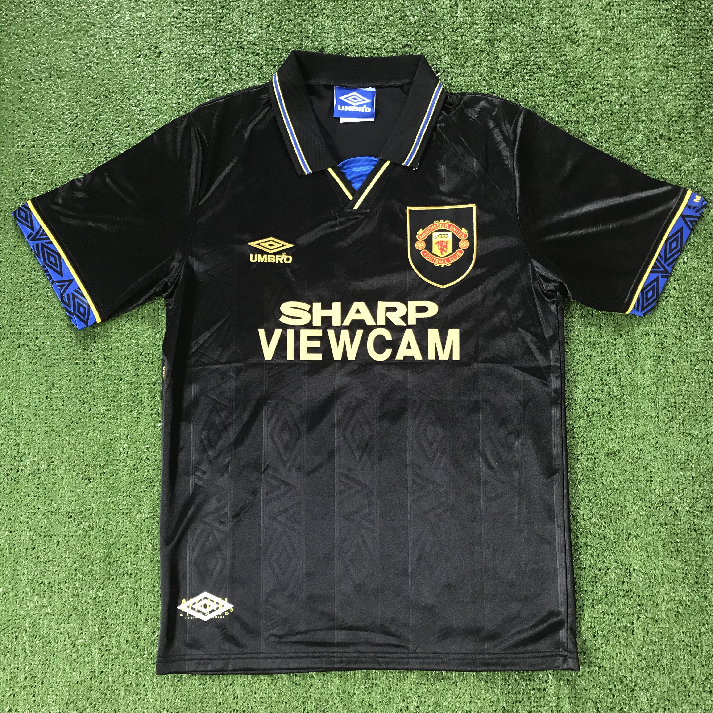 Manchester United Retro Replicas Away football shirt 1993-1995