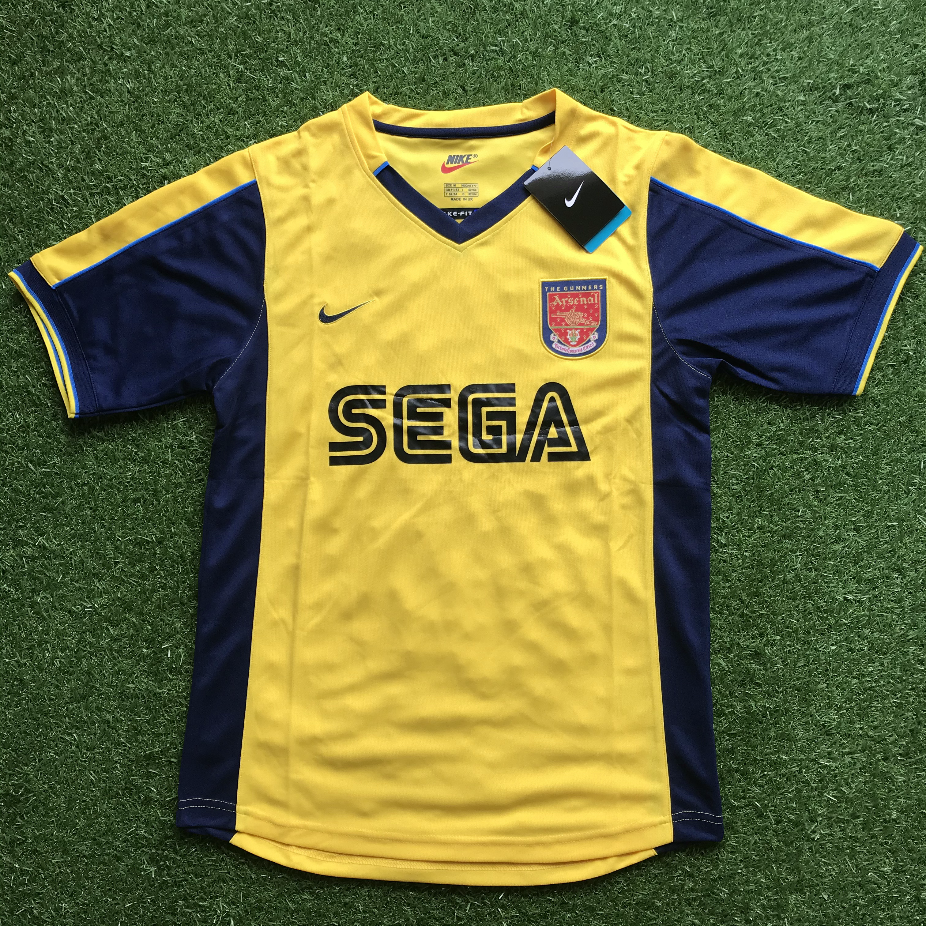 Retro Arsenal Away Football Shirt 99/01