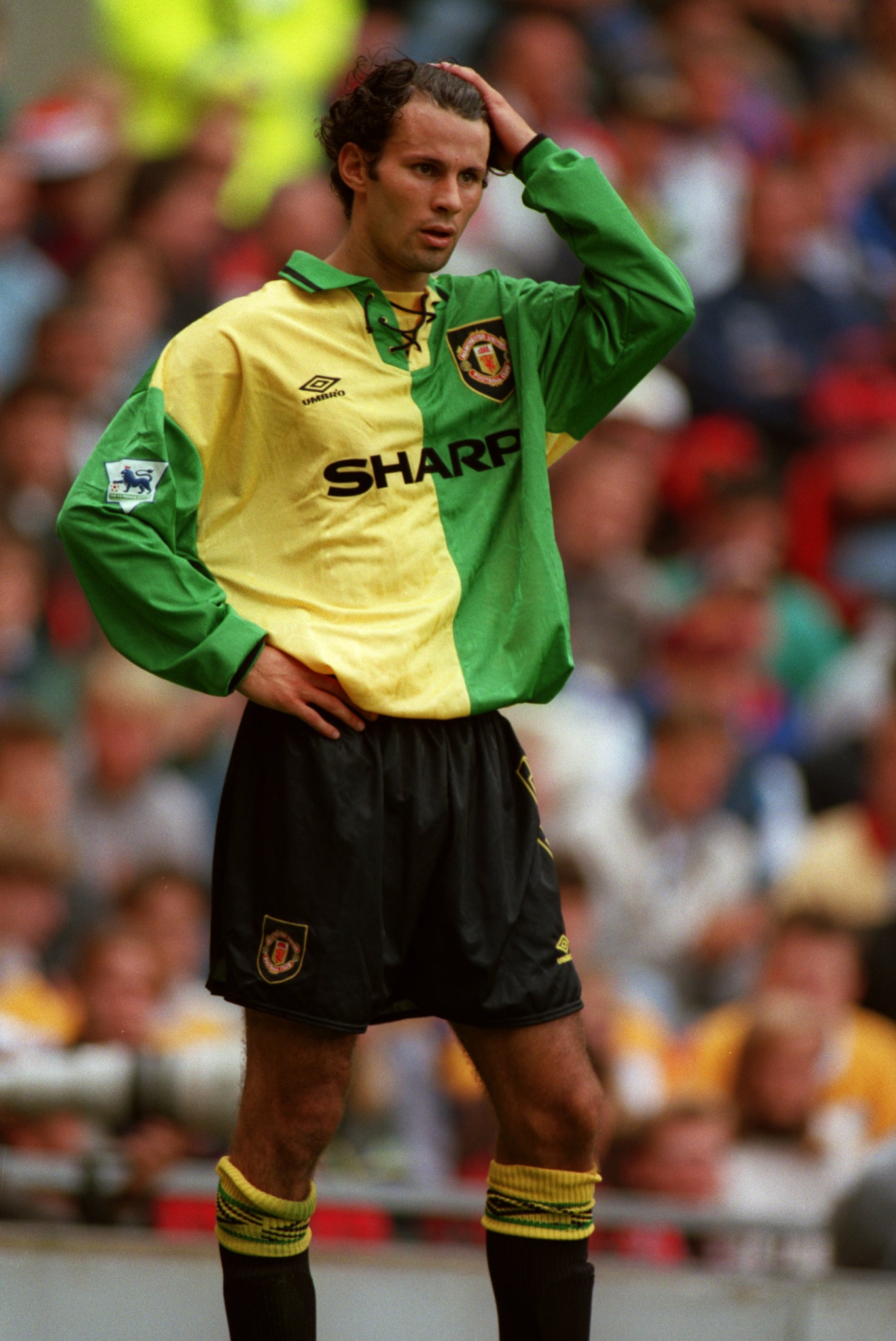manchester united yellow and green kit