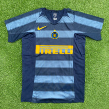 Load image into Gallery viewer, Retro Inter Milan 2004/2005 Away
